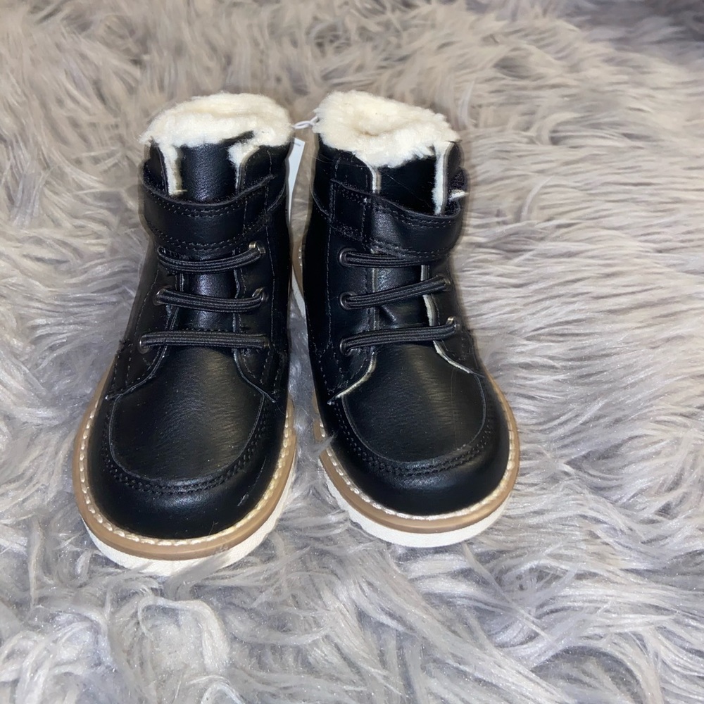 Boys shoes